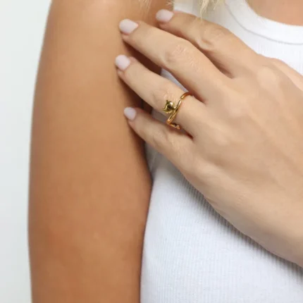 Επίχρυσο ατσάλινο δαχτυλίδι σε σχέδιο γάτας-The Cat's Meow