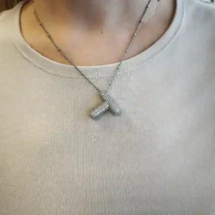 Ατσάλινο κολιέ σε ασημί απόχρωση Μονόγραμμα 'T' – Silver Balloon 'T'