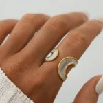 Δίχρωμο δαχτυλίδι από ανοιξείδωτο ατσάλι με αρχιτεκτονικό χαρακτήρα- Two tone Geometric Design Ring