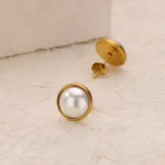 Επίχρυσα Ατσάλινα Σκουλαρίκια Πέρλα – Pearled Button Earrings